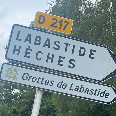 Venez Chez Nous Dans Les Baronnies ! Dans Notre Caravane Caravelair 1979 Ou Notre ! منزل للإقامة