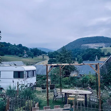 Venez Chez Nous Dans Les Baronnies ! Dans Notre Caravane Caravelair 1979 Ou Notre ! منزل للإقامة