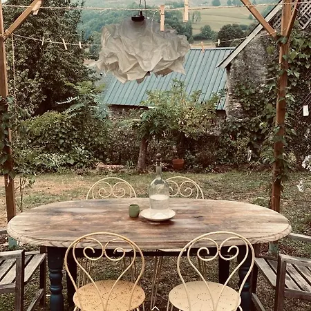 Venez Chez Nous Dans Les Baronnies ! Dans Notre Caravane Caravelair 1979 Ou Notre !